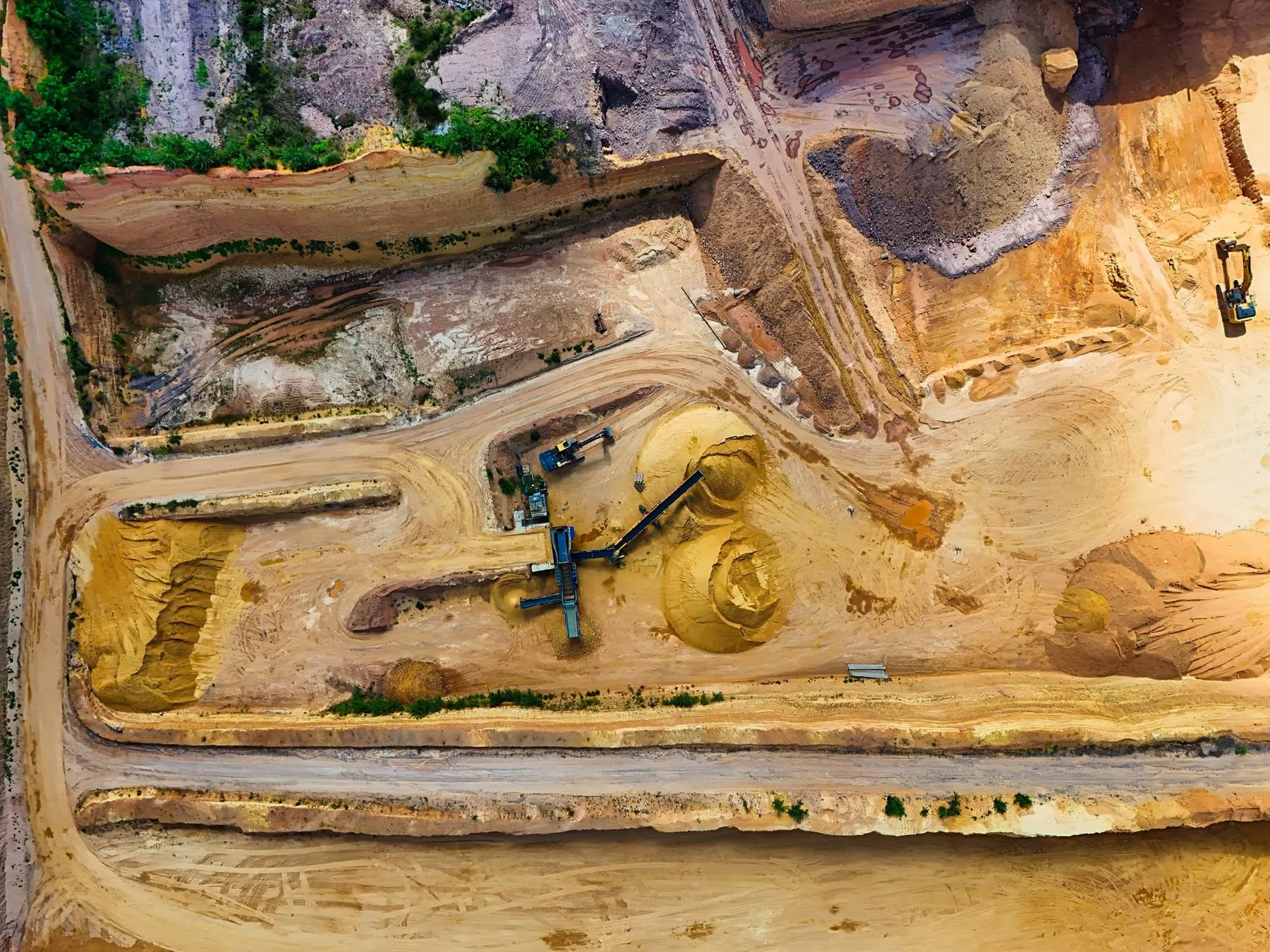Burtynsky's Altered Earth Lands at Perili Köşk